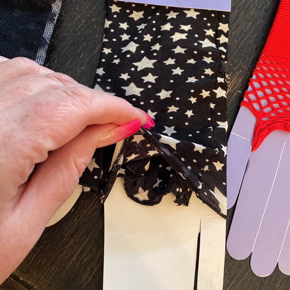 Gloves - Picture 5 of 12